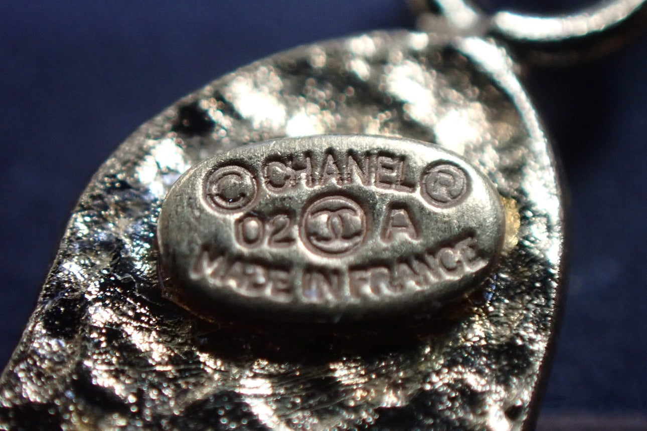 Chanel 2002 Autumn Black Enamel High Heel Pendant Necklace