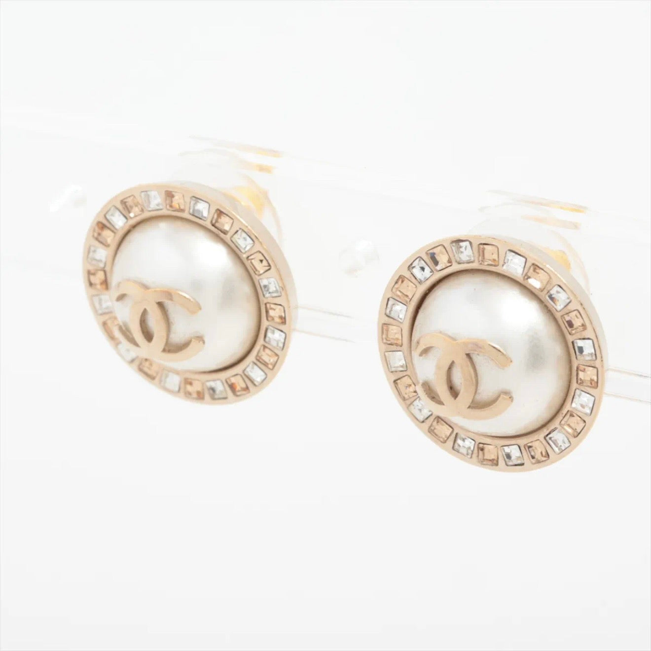Chanel 2018 Pearl & Crystal CC Round Earrings