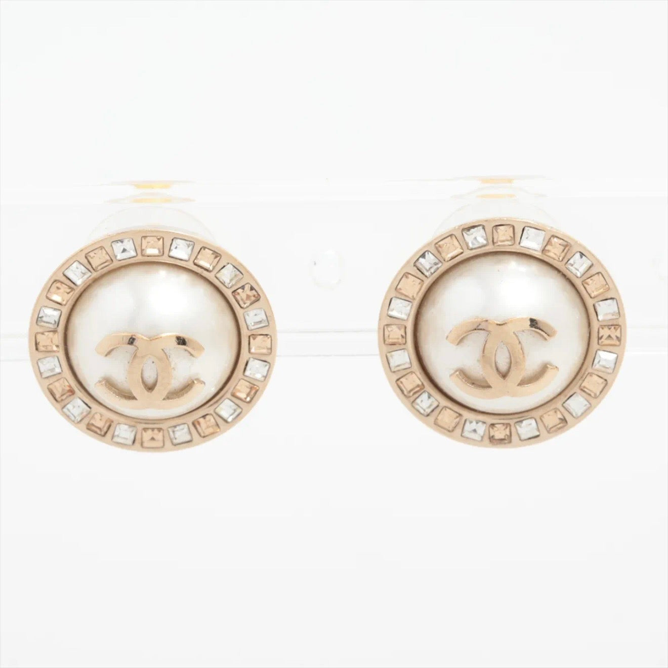 Chanel 2018 Pearl & Crystal CC Round Earrings