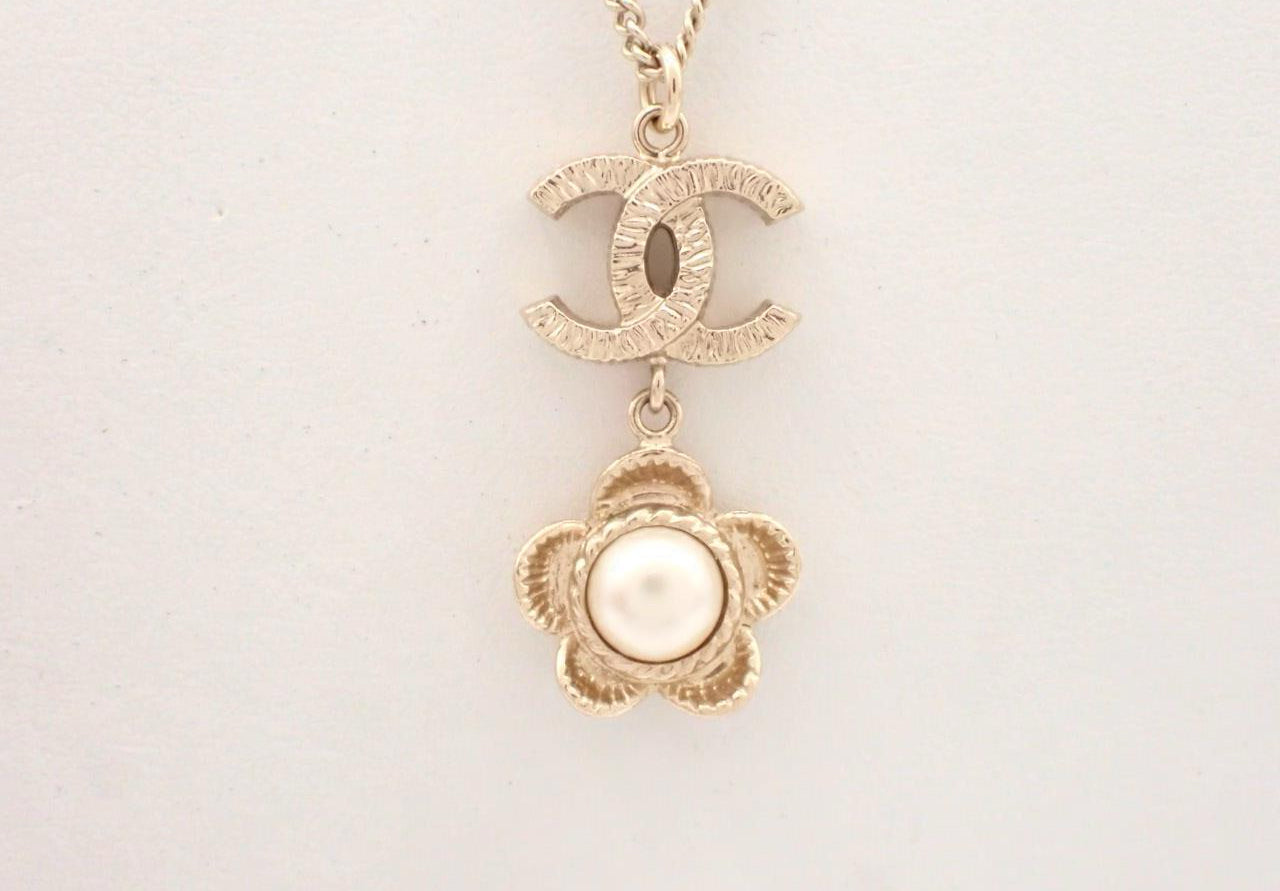 Chanel 2016 CC Pearl Camellia Pendant Necklace