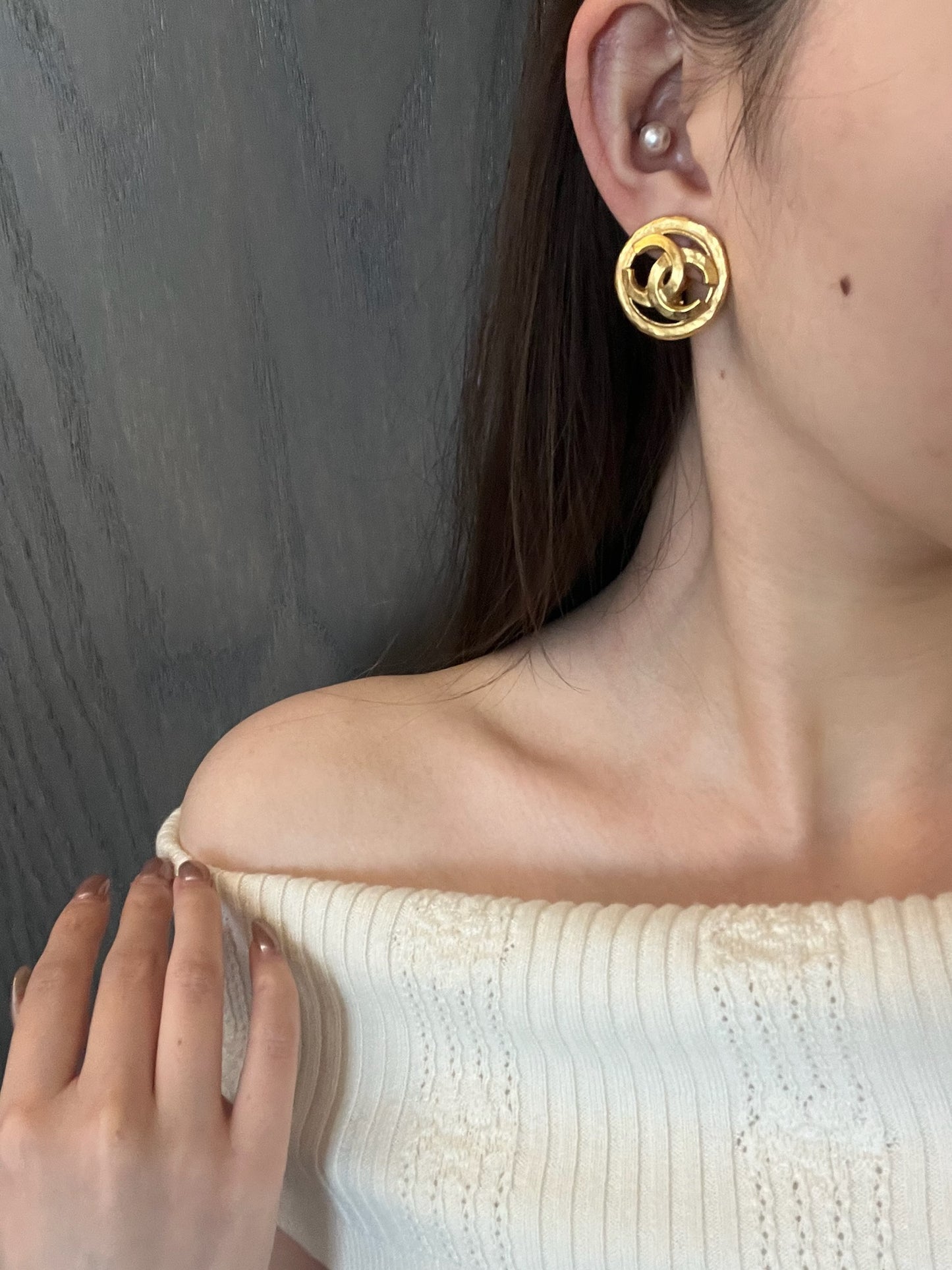 Chanel 2004 Gold-Plated Hollow CC Round Clip-On Earrings