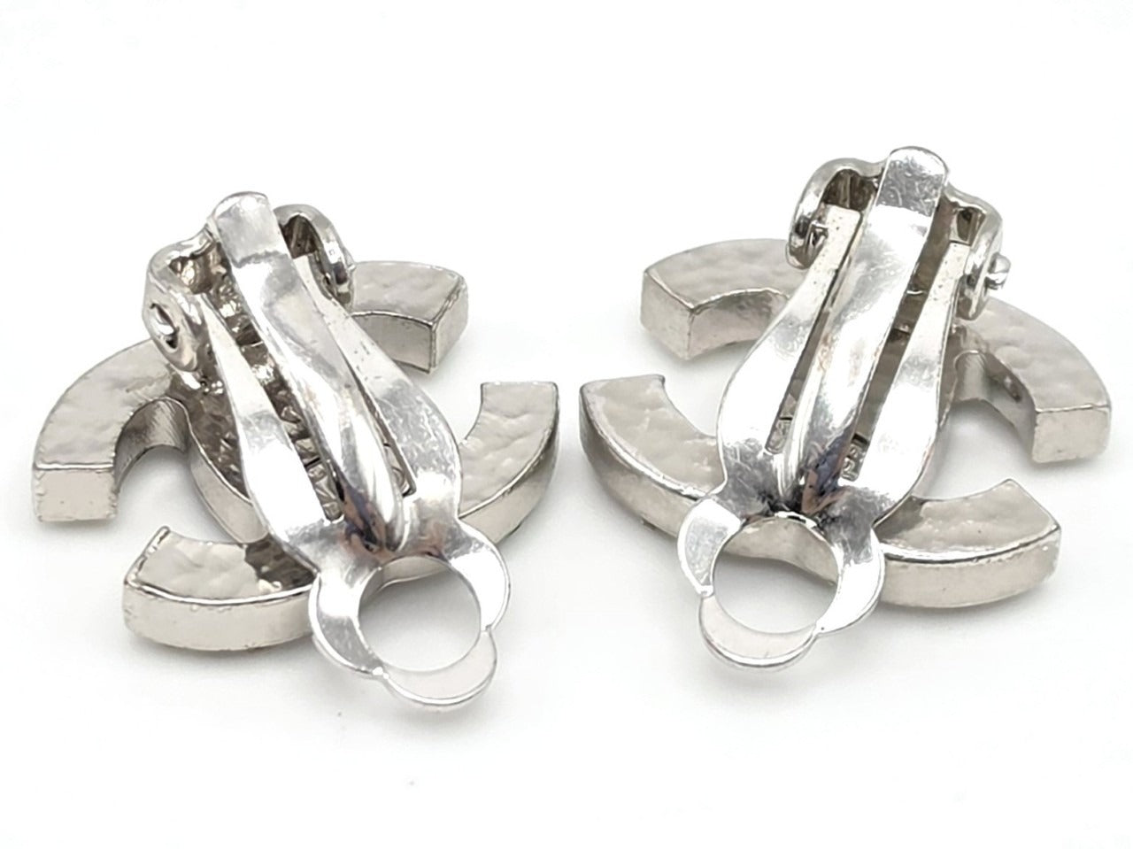 Chanel 2005 Silver CC Logo Clip-On Earrings