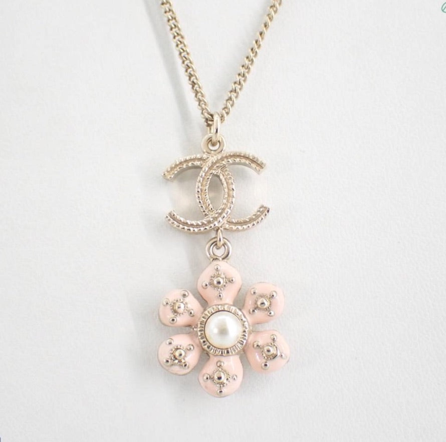 Chanel 2018 Pink Enamel Flower & Pearl CC Logo Necklace