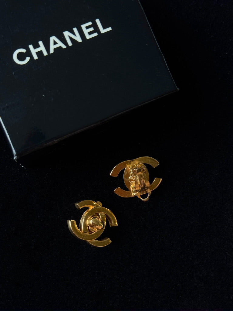 Chanel 1995 Vintage Gold-Plated CC Stud Earrings