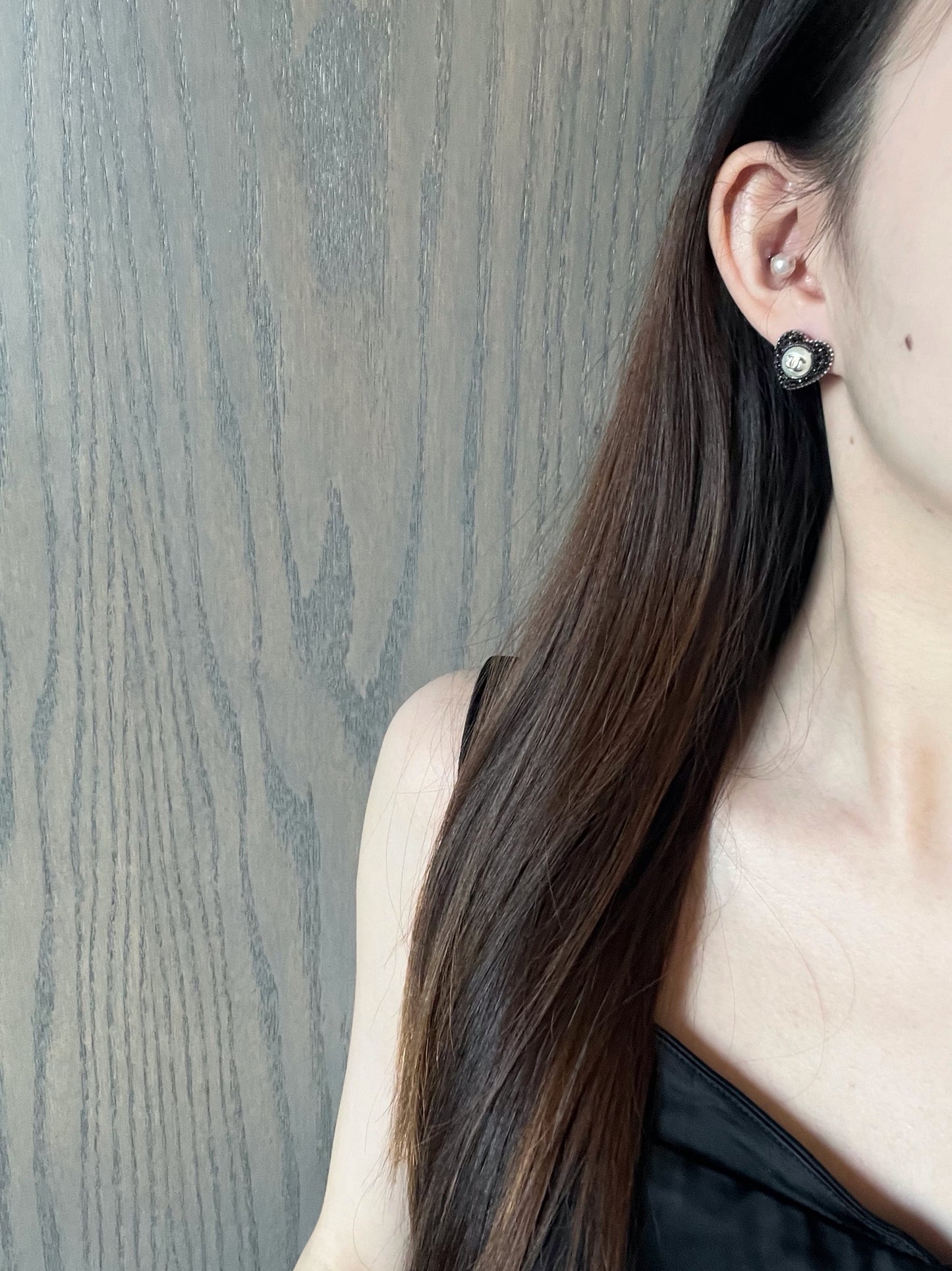 Chanel 2022 CC Black Crystal Heart Stud Earrings