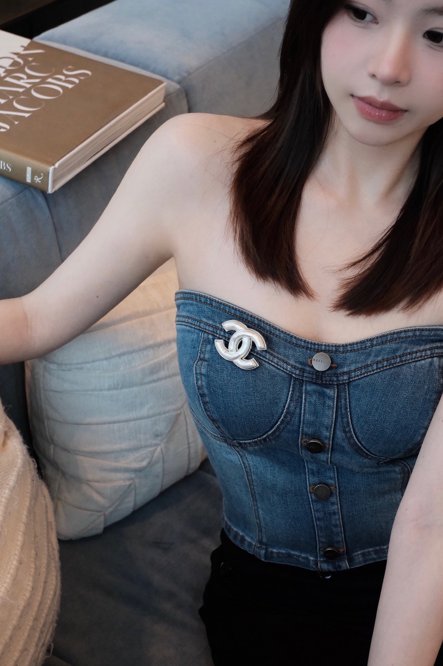 Chanel 25C Pearl Enamel CC Logo Brooch