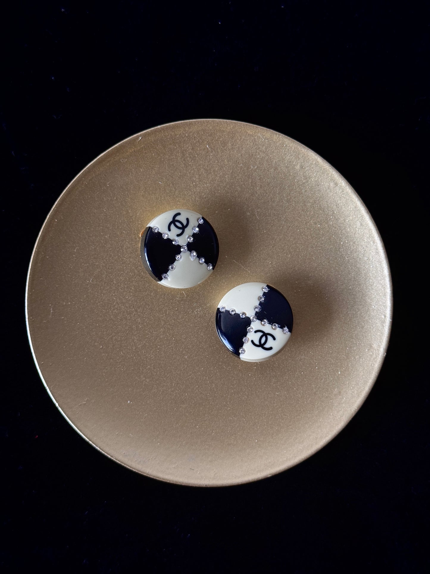 CHANEL 2002 Vintage Clip-on Earrings – Black & Ivory with Crystals