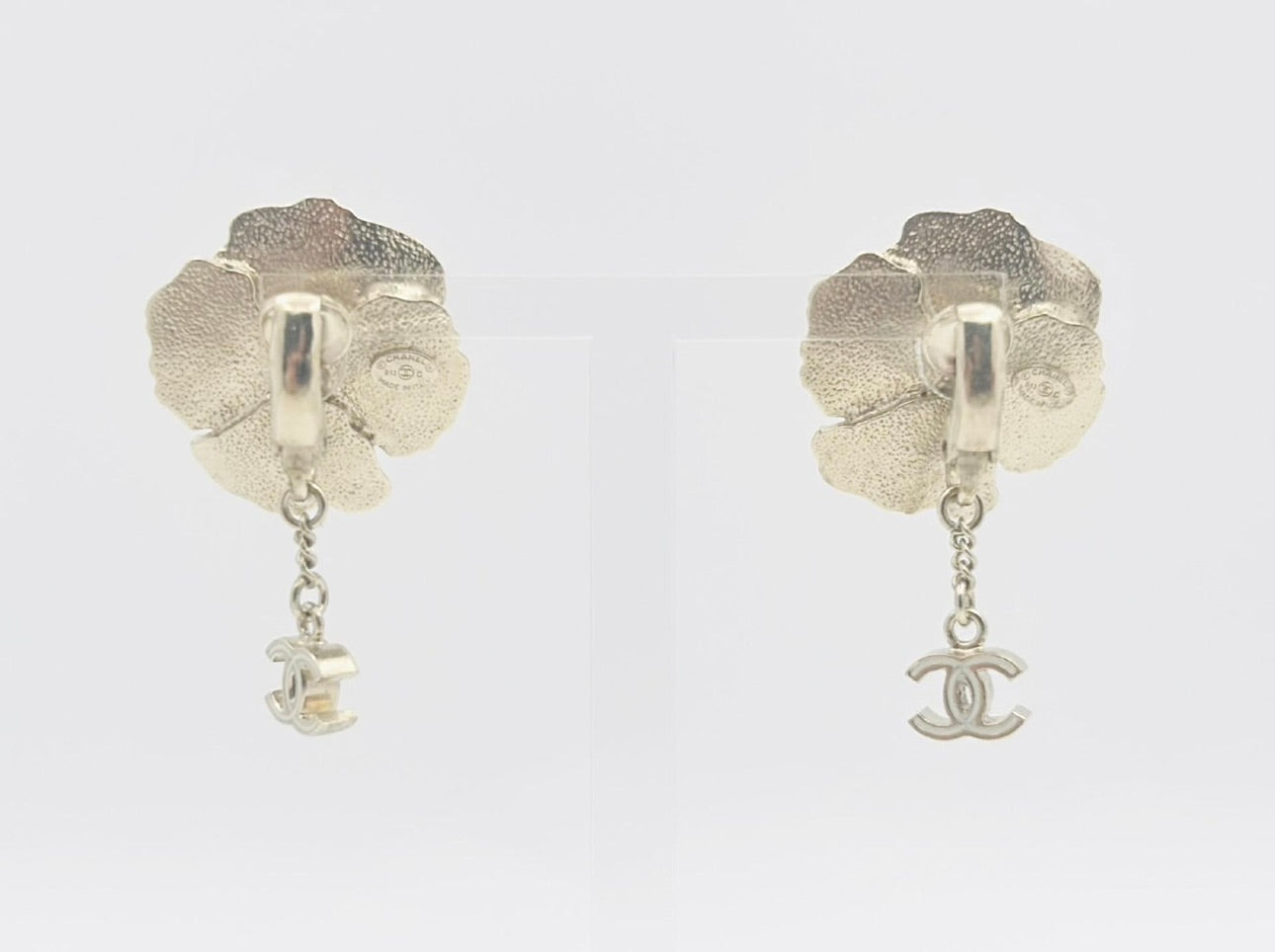 CHANEL 2013 Enamel Camellia Drop Clip-on Earrings – Lilac & Gold with CC Charm