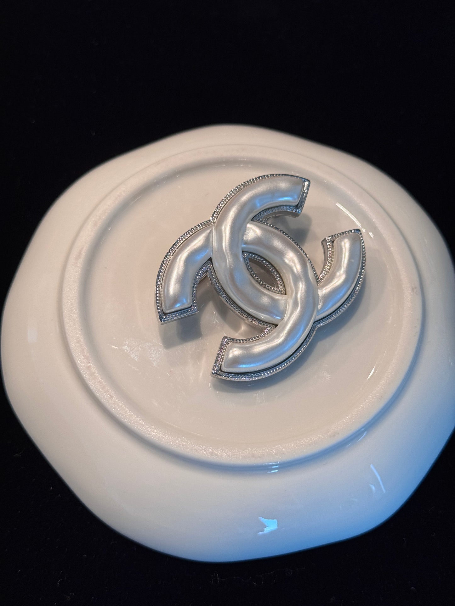 Chanel 25C Pearl Enamel CC Logo Brooch