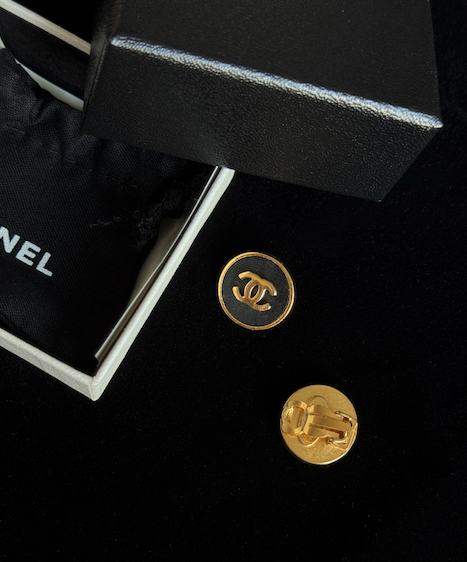 Chanel 2000 Leather-Inset Round Clip-On Earrings – Gold Plated
