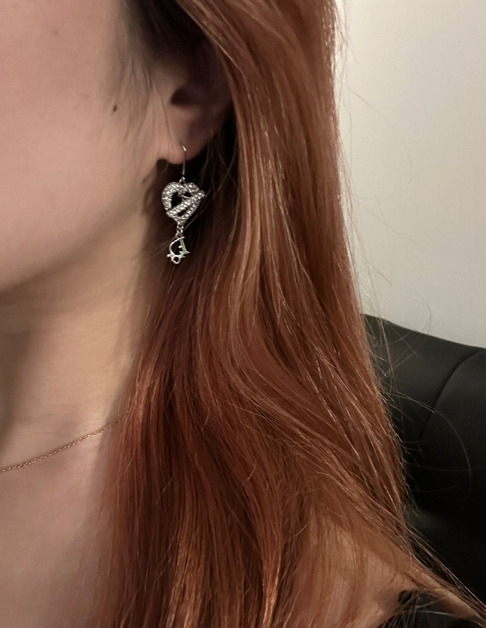 Vintage Dior Crystal Heart Drop Earrings – Silver Tone