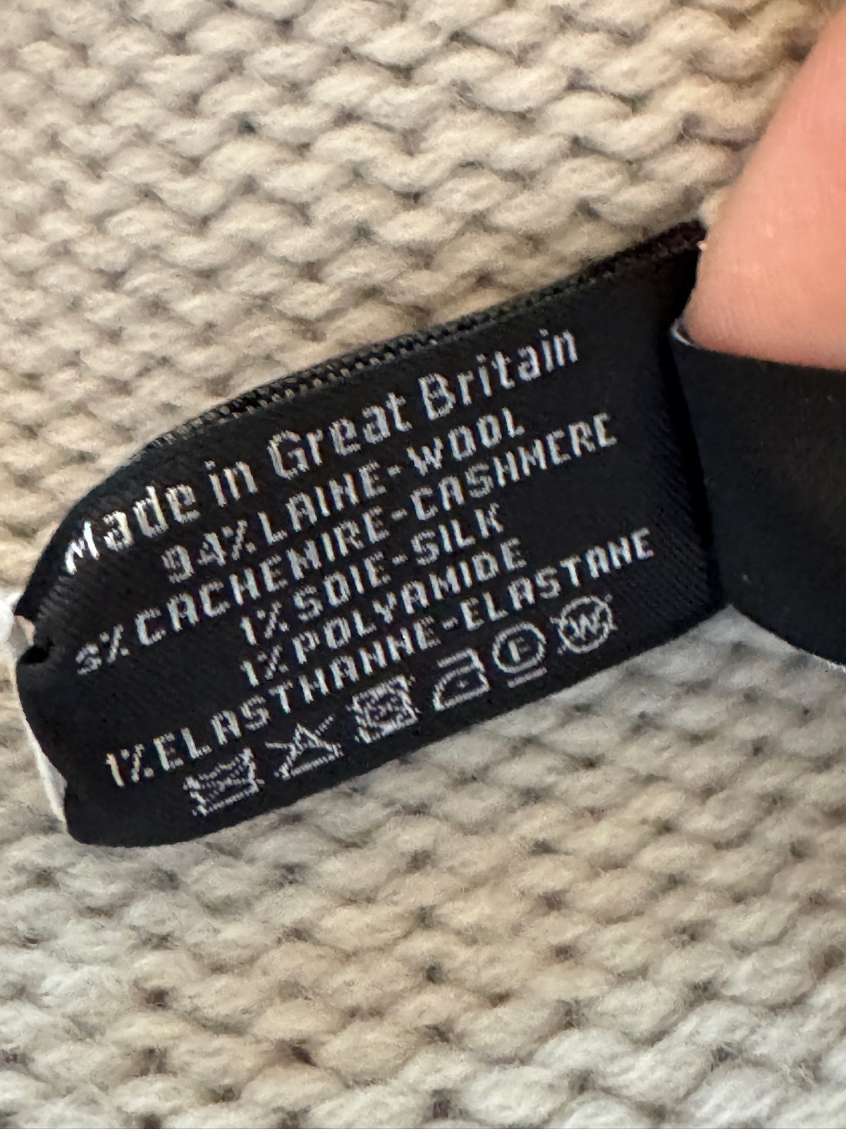 NWT 23K Chanel Grey Winter Beanie