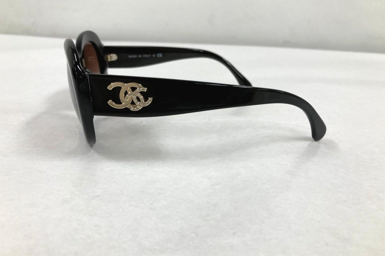 Vintage Chanel Black Round Sunglasses with Crystal CC Logo