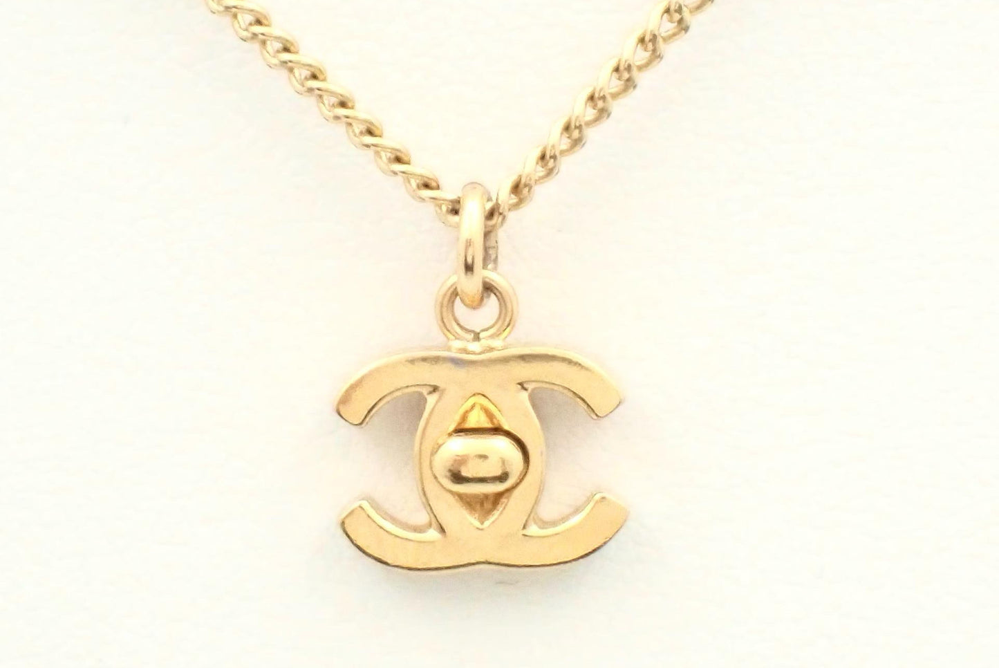 Chanel 2010 Vintage Mini Turnlock Clasp Necklace