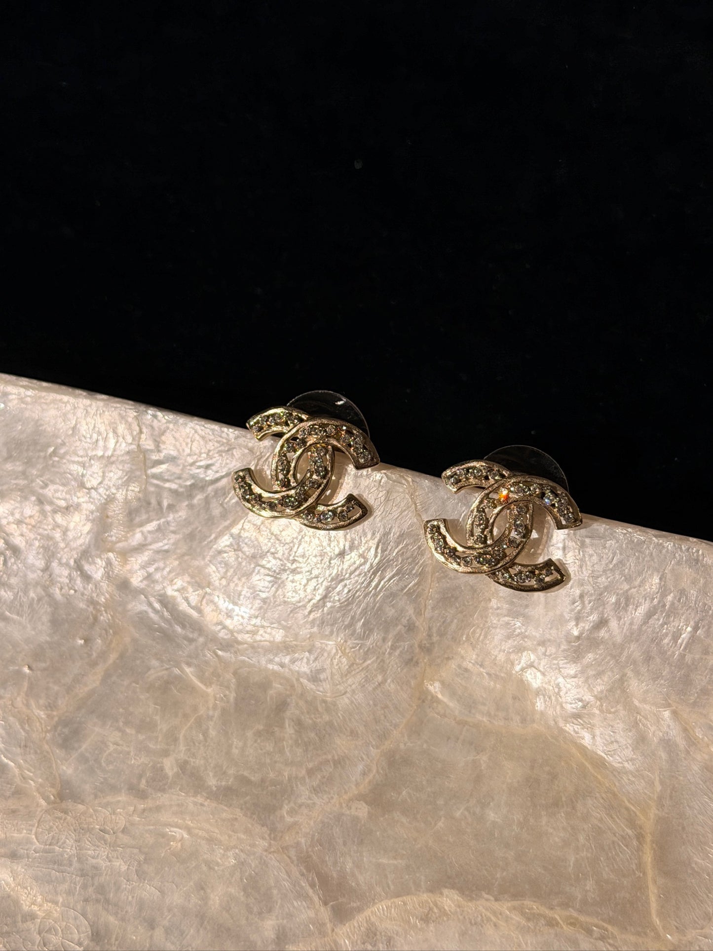 Chanel 2000s "Grid Luxe" Textured CC & Round Pearl Drop Pierced Earrings