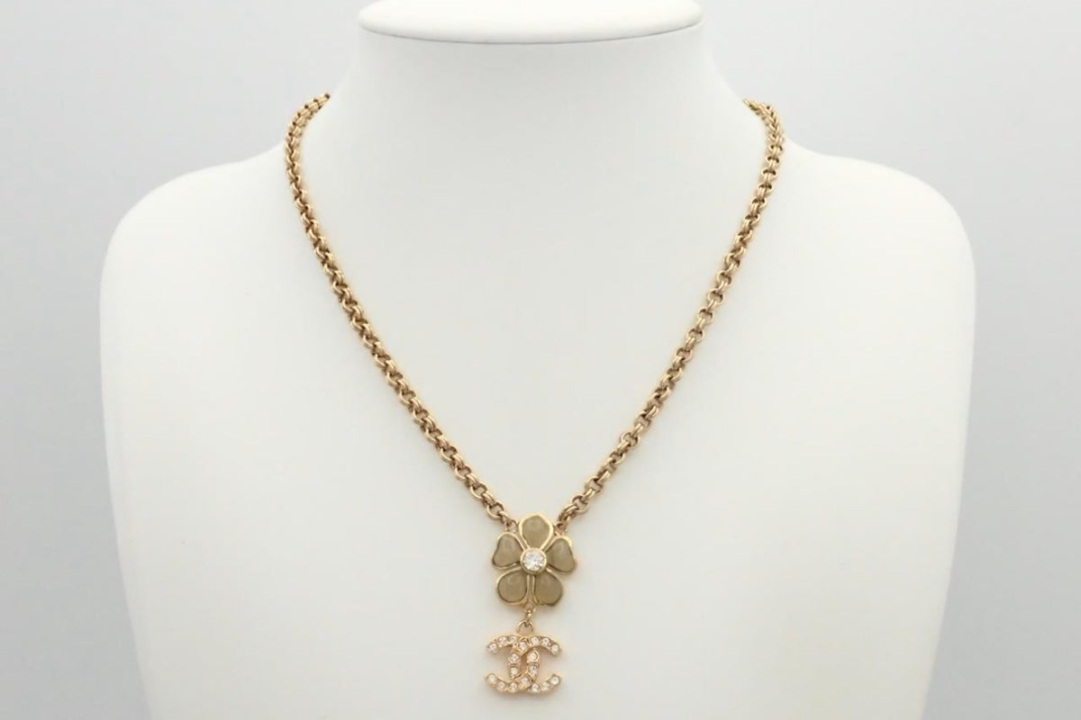 Chanel Crystal CC Clover Pendant Necklace – Cruise 2023