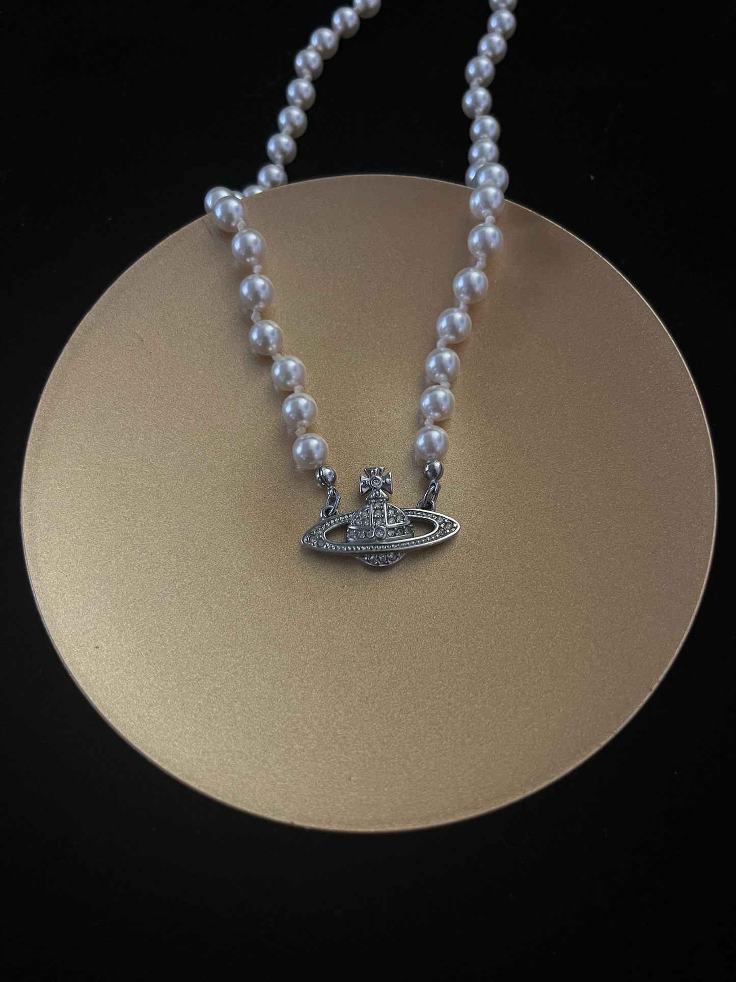 Vivienne Westwood Classic Silver Orb Pearl Choker