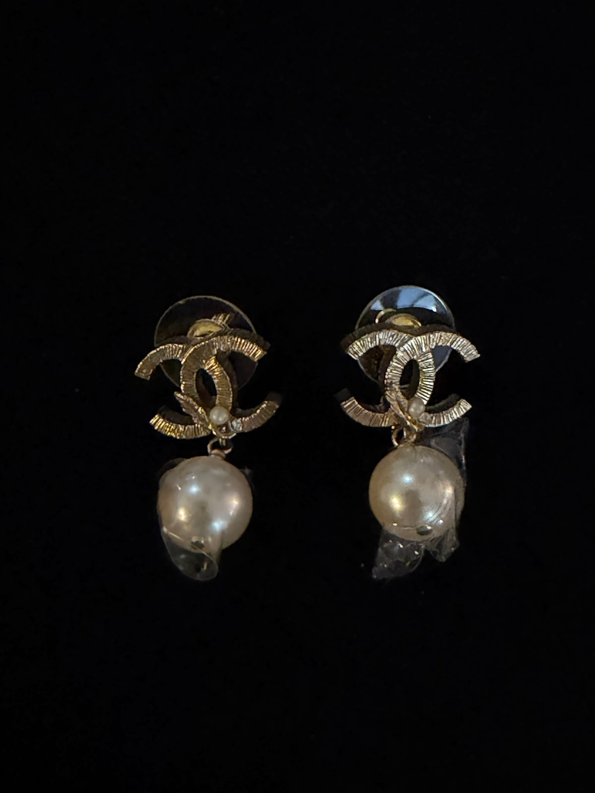 Chanel 2011 Leaf Accented CC Faux Pearl Drop Earrings
