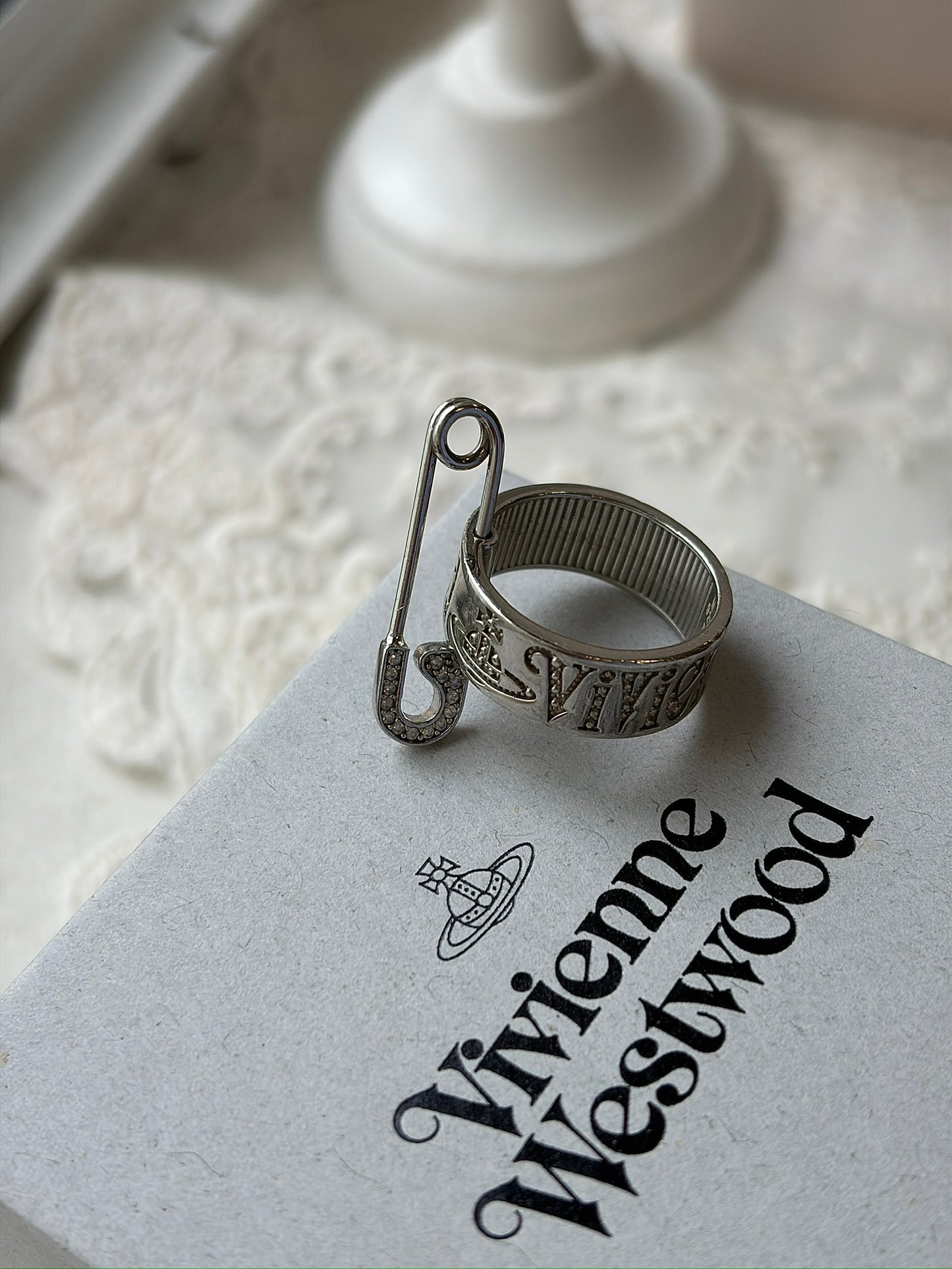 Vivienne Westwood Safety Pin Ring – Silver Tone
