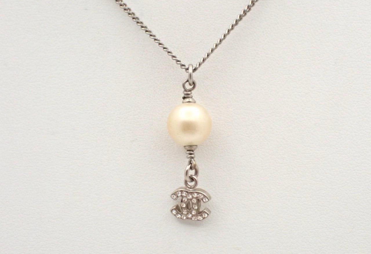 Chanel 2007 Cream Pearl CC Pendant Necklace
