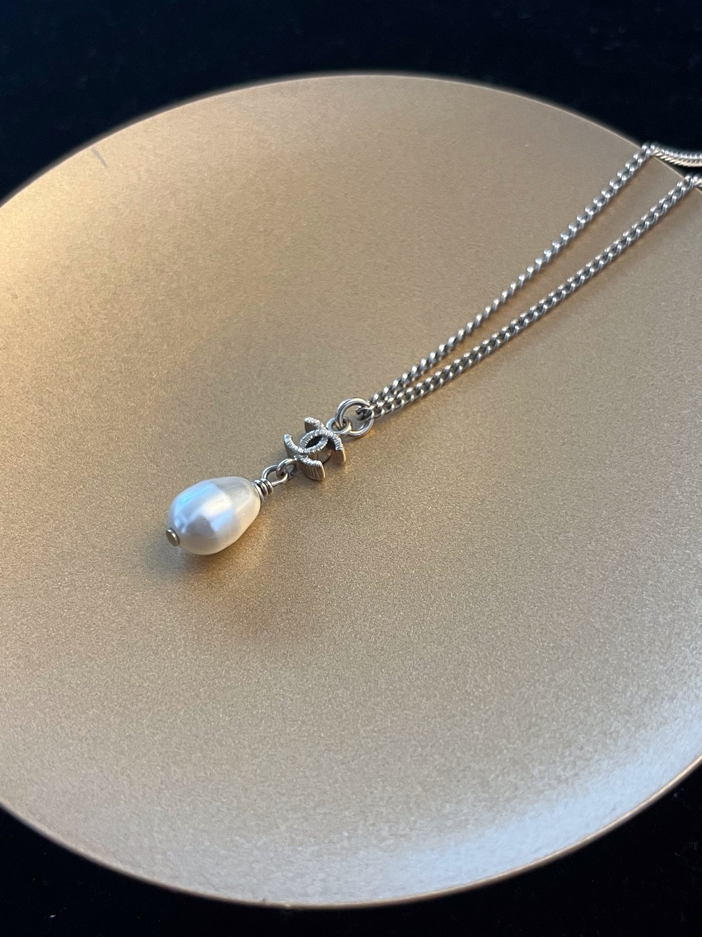 Chanel 2012 CC Pearl Drop Necklace – Champagne Gold Tone