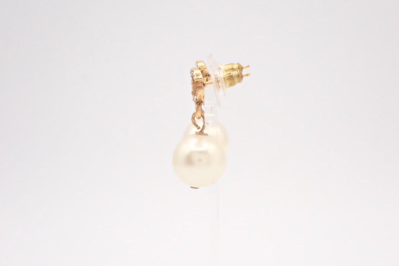 Chanel 2000 Vintage Gold-Plated Double C Earrings
