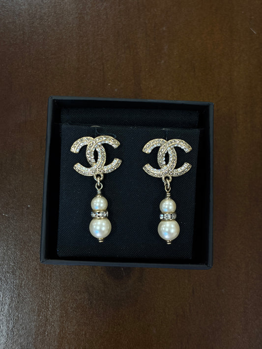 Chanel 2018 Dreamy Diamonds and Pearls Tri-layered Earrings