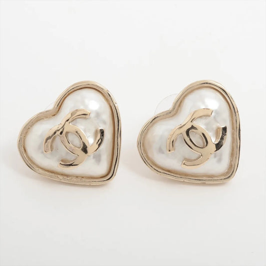 Chanel 2022 Pearl Heart CC Gold Stud Earrings (Editor's Pick)