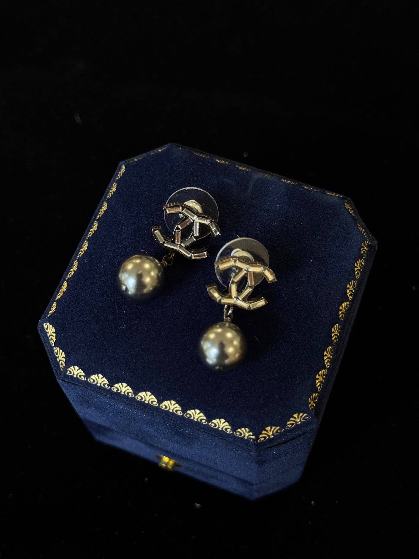 Vintage Chanel Crystal CC Pearl Drop Earrings – Gunmetal Tone
