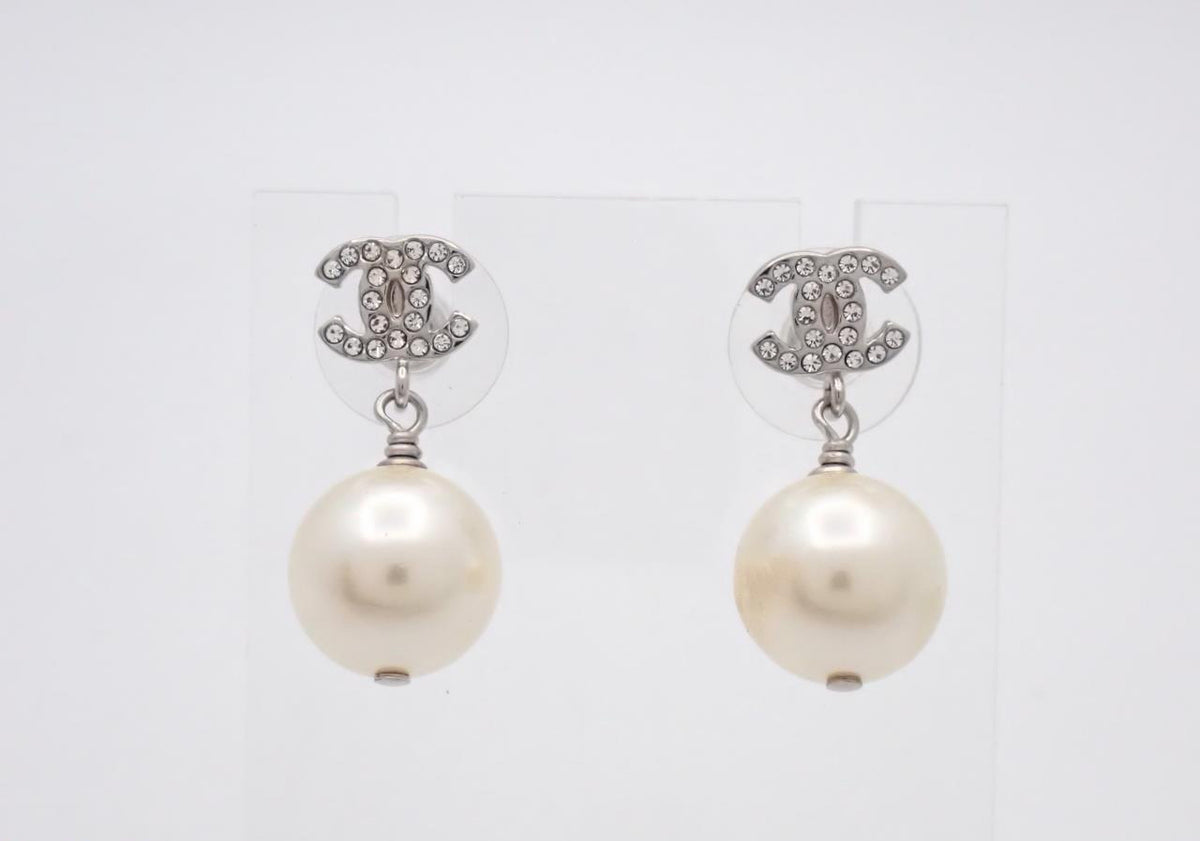 Chanel 2016 Pearl Drop CC Earrings