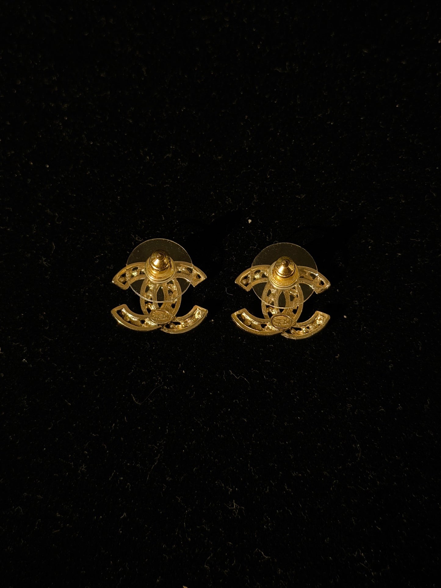 Chanel 2000s "Grid Luxe" Textured CC & Round Pearl Drop Pierced Earrings