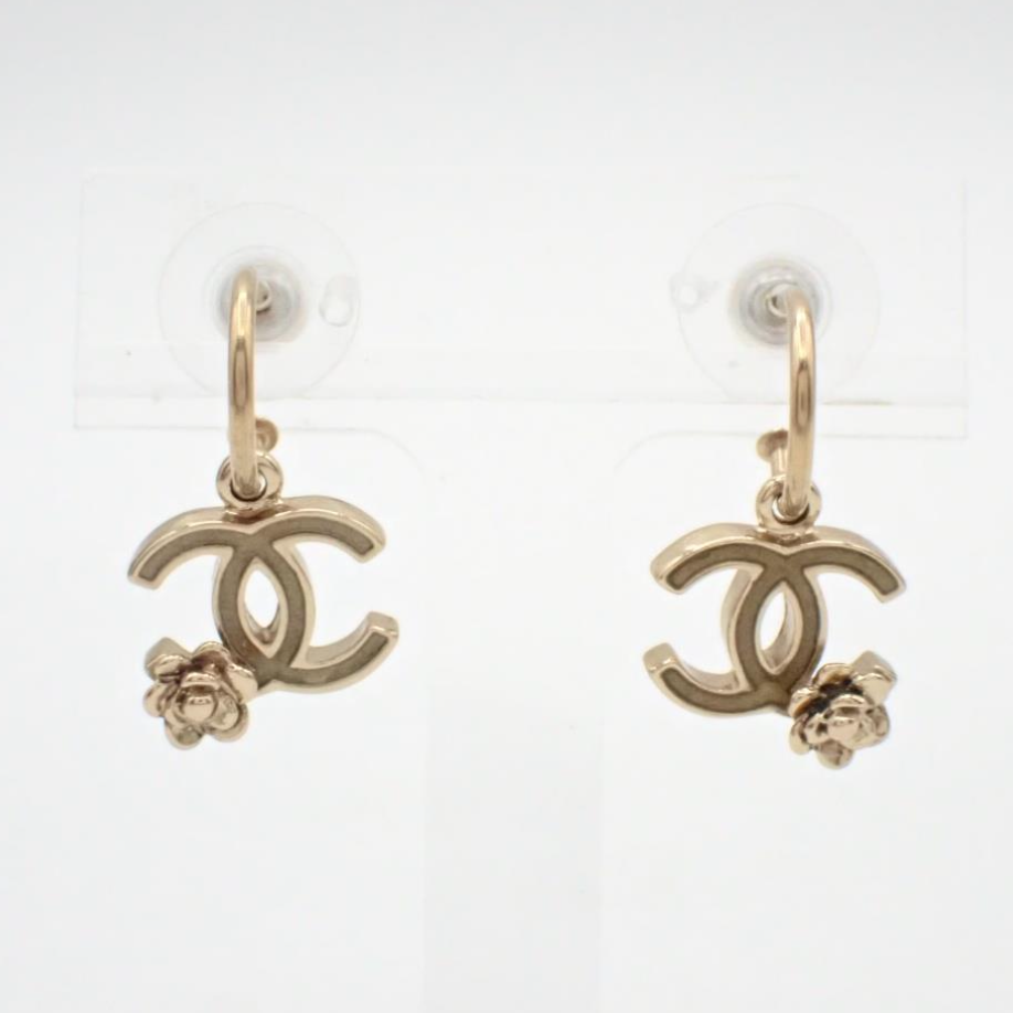 Chanel 2006 "Gilded Bloom" Camellia CC Logo Gold-Tone Drop Earrings