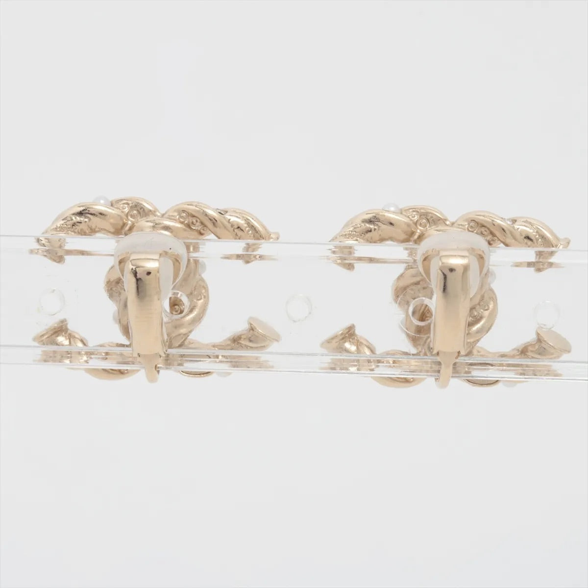 Chanel 2023 Pearl & Crystal CC Clip-On Earrings – Gold Tone (Editor's Pick)