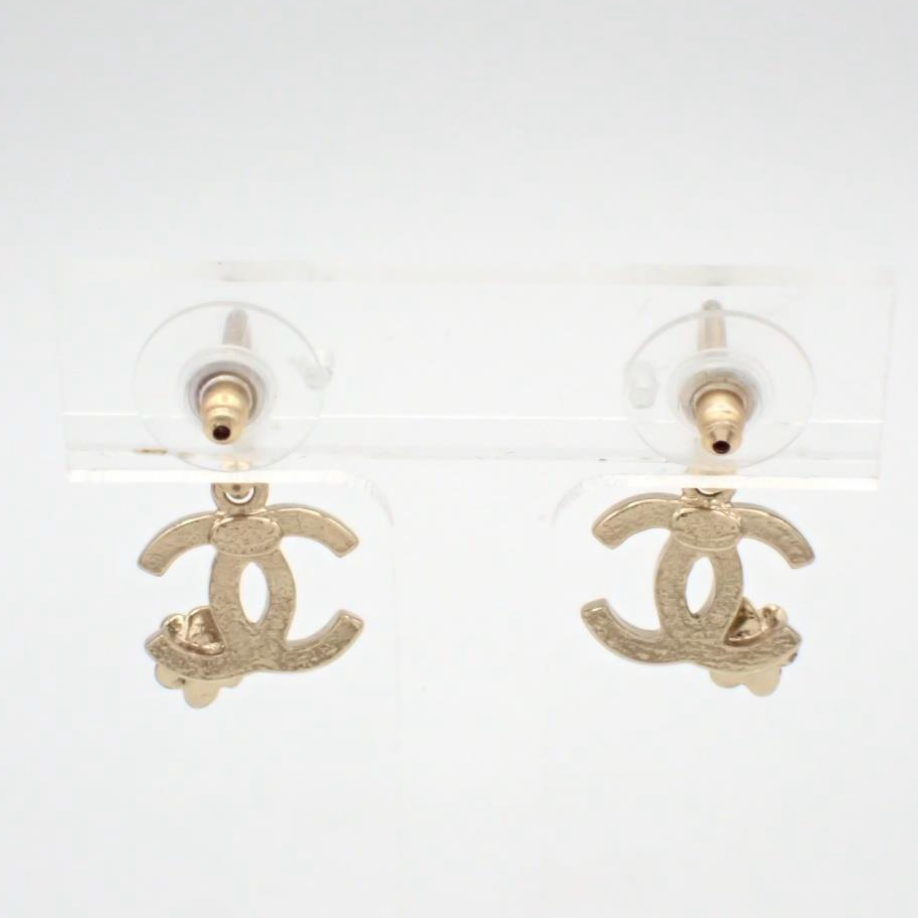 Chanel 2006 "Gilded Bloom" Camellia CC Logo Gold-Tone Drop Earrings