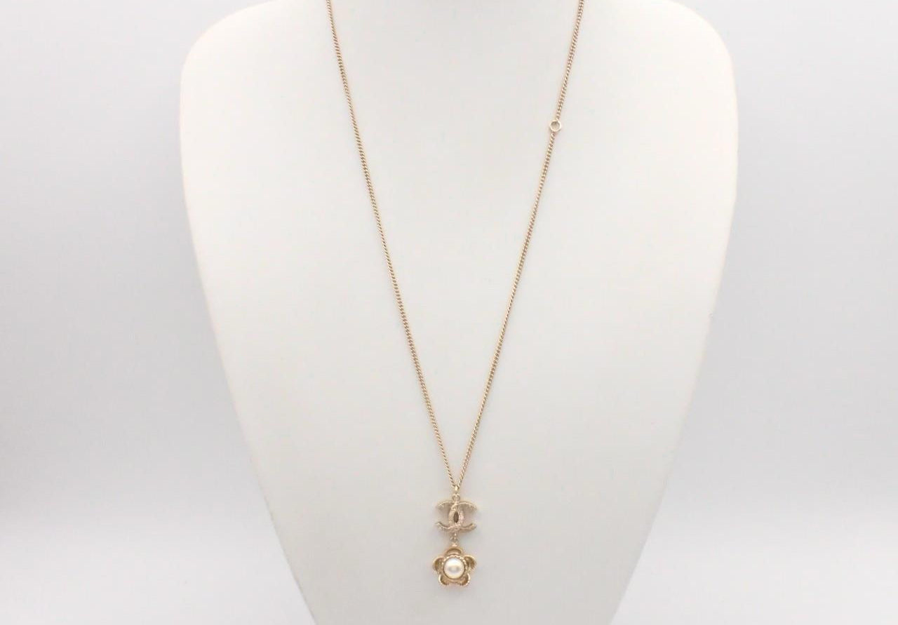 Chanel 2016 CC Pearl Camellia Pendant Necklace