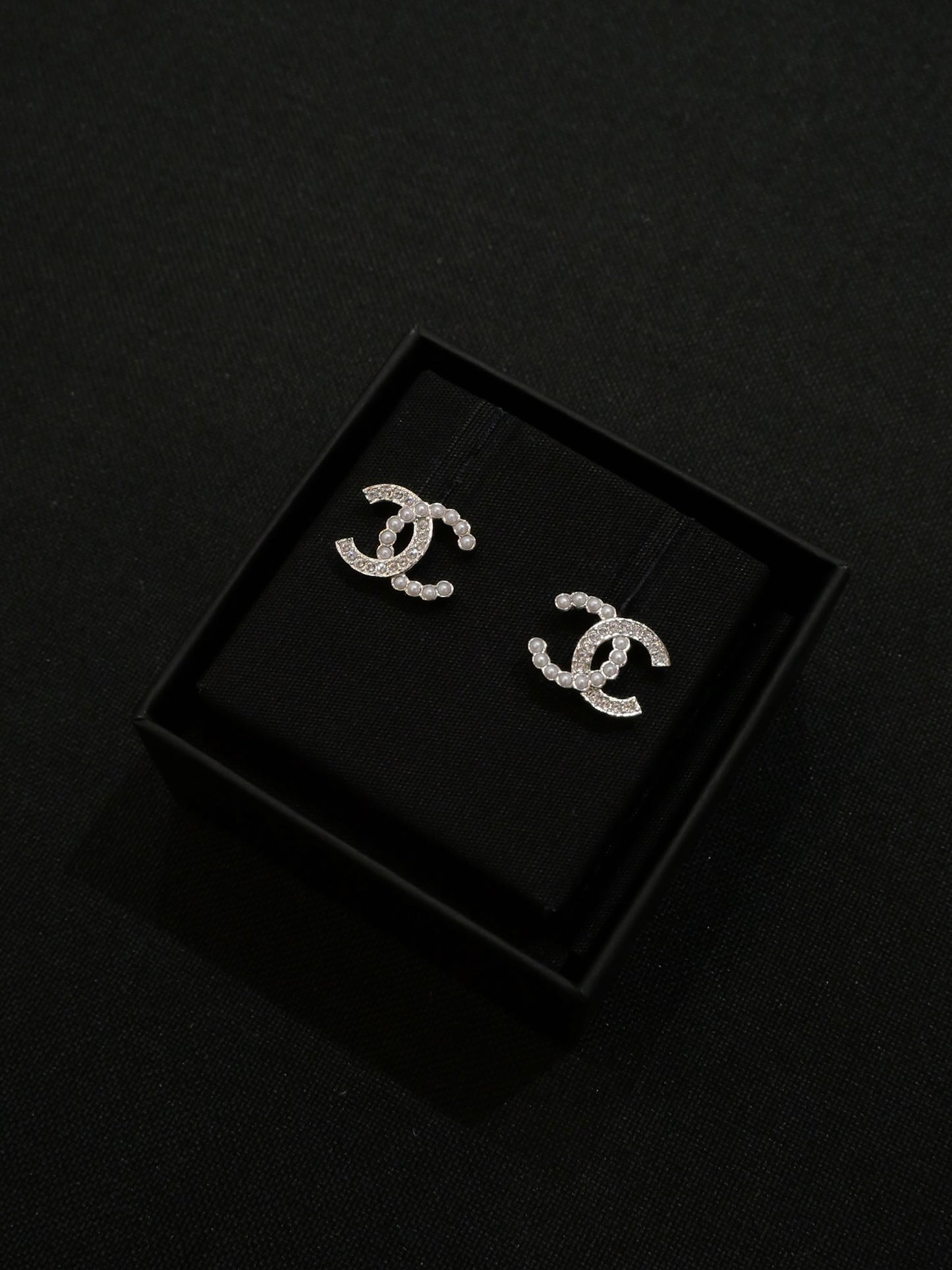 Chanel 2025 Interlocking Pearl & Crystal CC Stud Earrings