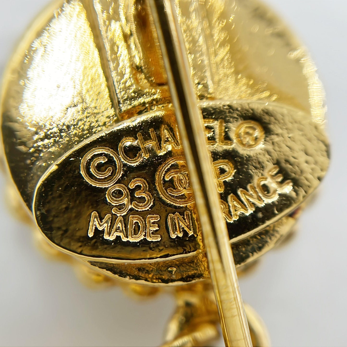 Vintage Chanel 1993 Baroque Pearl Drop Pin Brooch (Gold Tone)