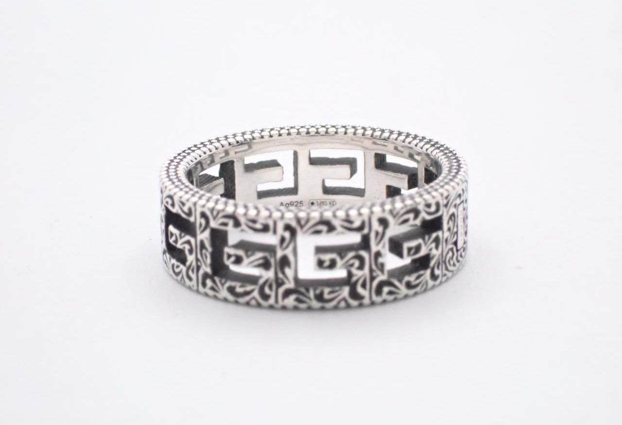 Gucci Interlocking G Engraved Band Ring