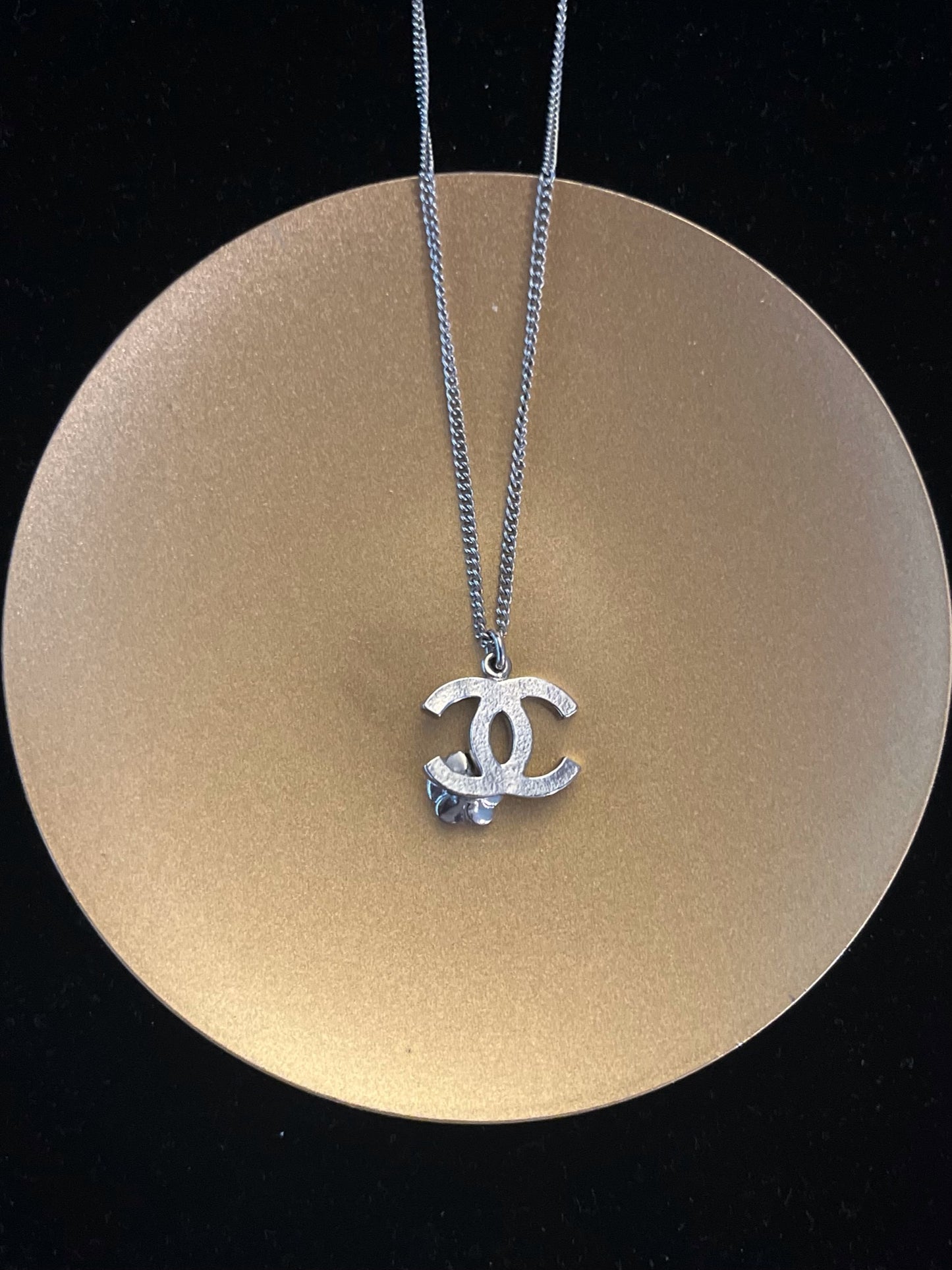 Vintage Chanel 2007 CC Camellia Necklace – Silver Tone