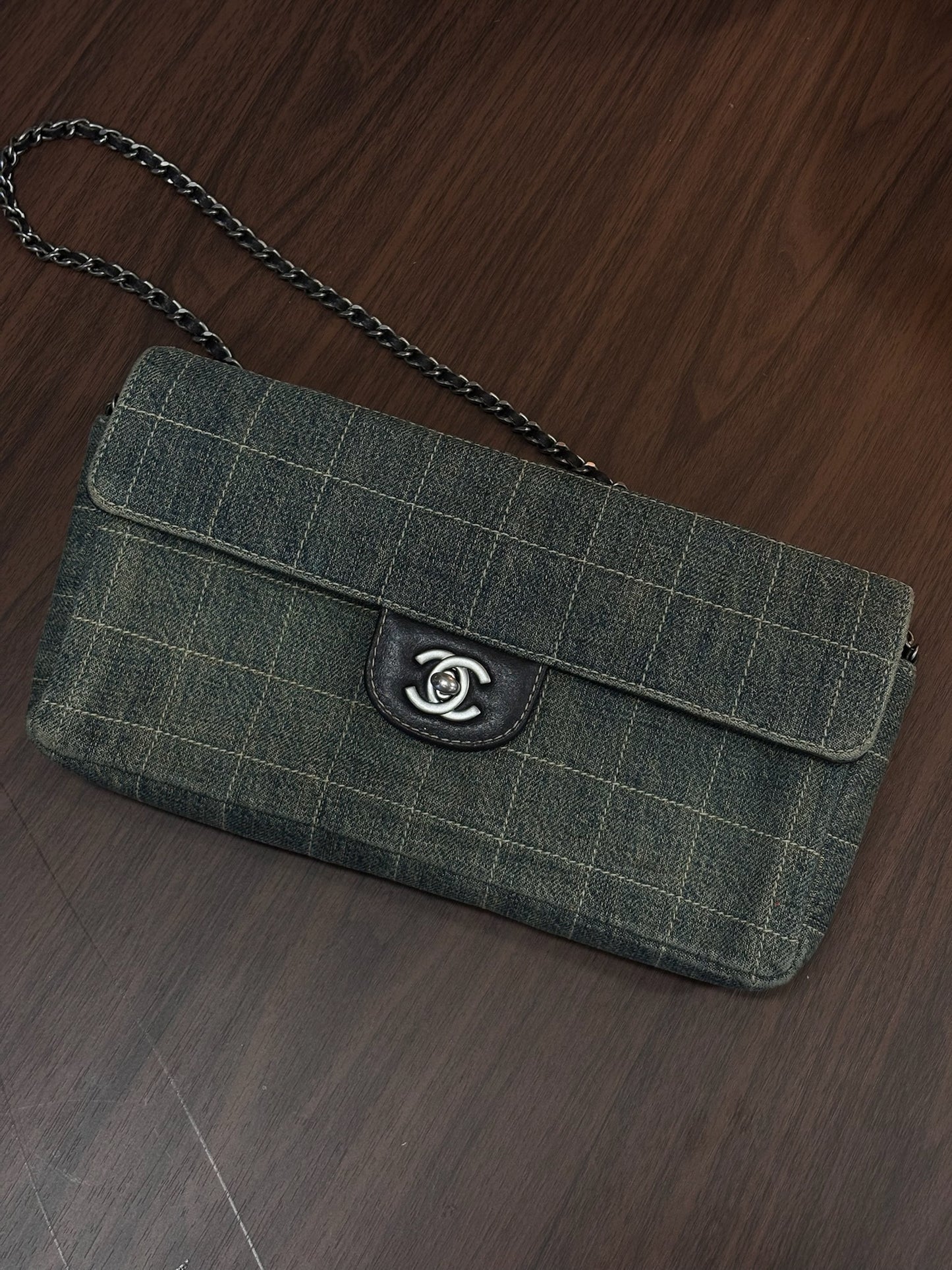 Chanel Vintage Blue Ice Cube Denim Flap Shoulder Bag with CC Turnlock (rare piece）