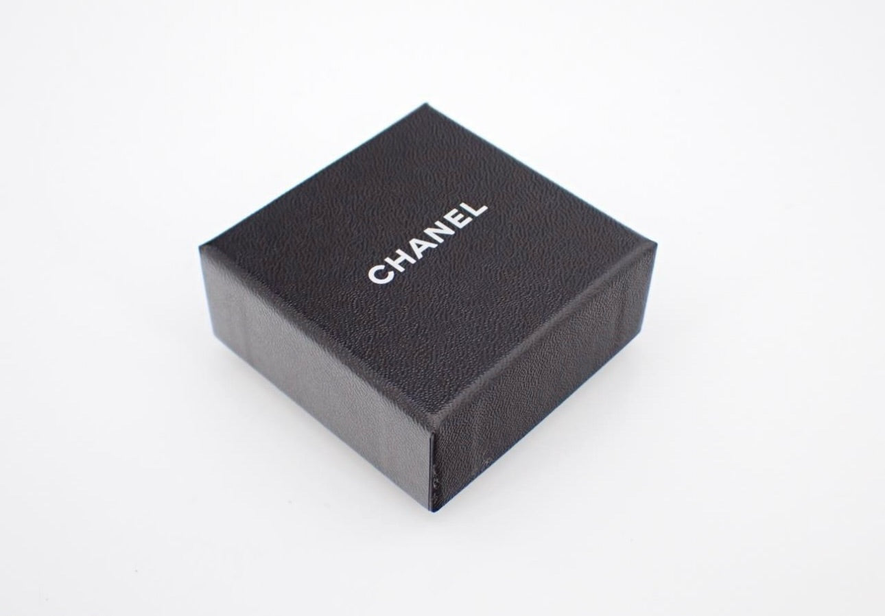 Vintage Chanel Cream Enamel Camellia Flower Ring