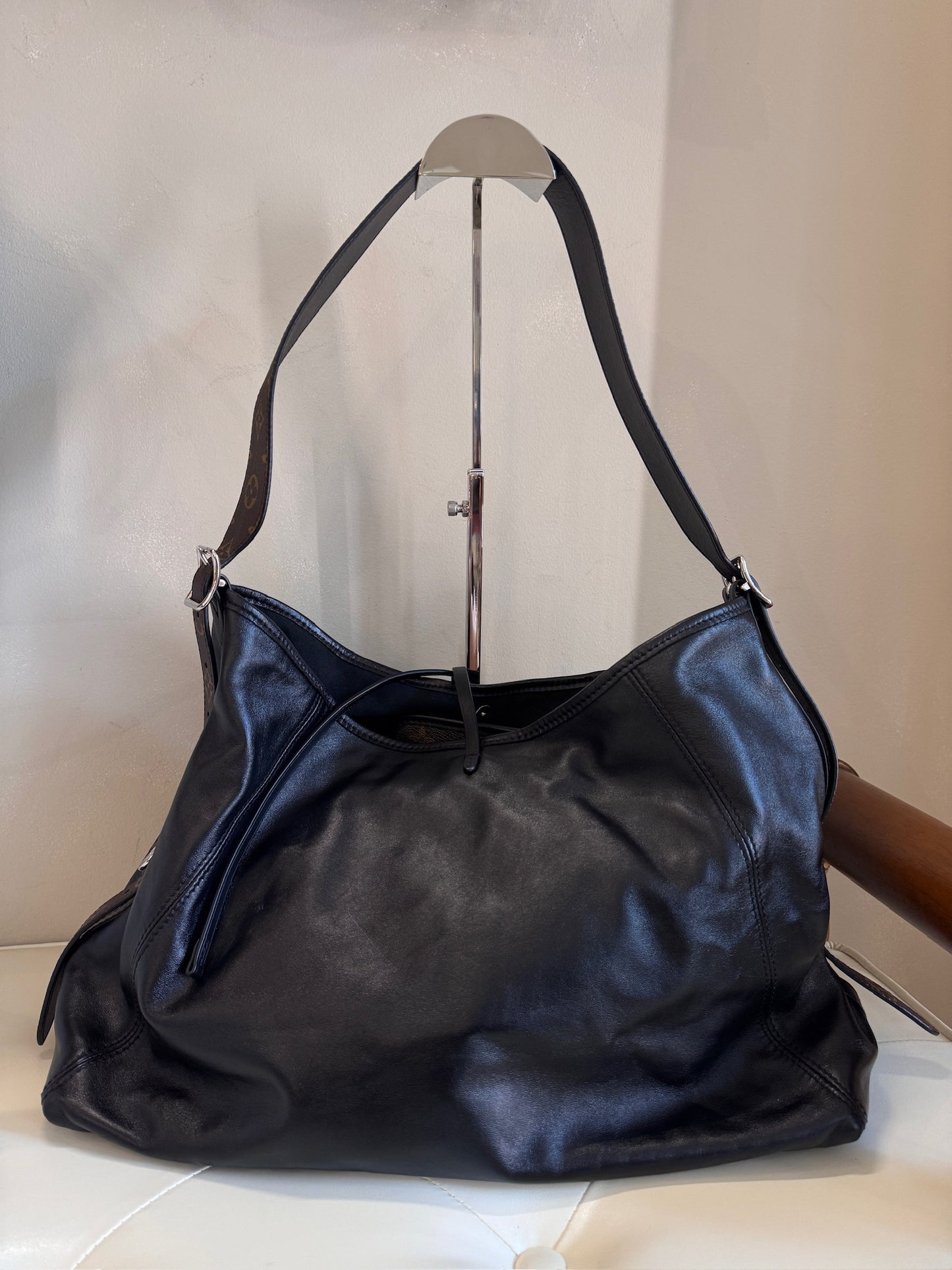 Louis Vuitton CarryAll Black Leather Shoulder Bag