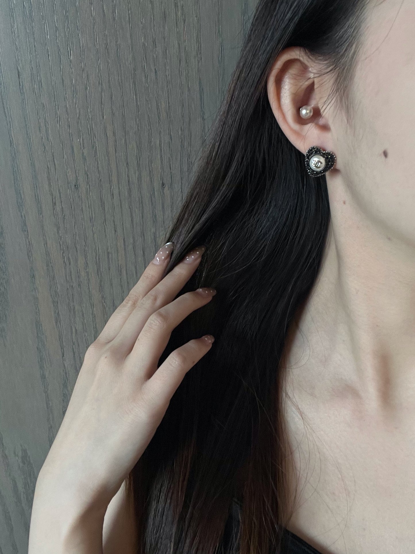 Chanel 2022 CC Black Crystal Heart Stud Earrings