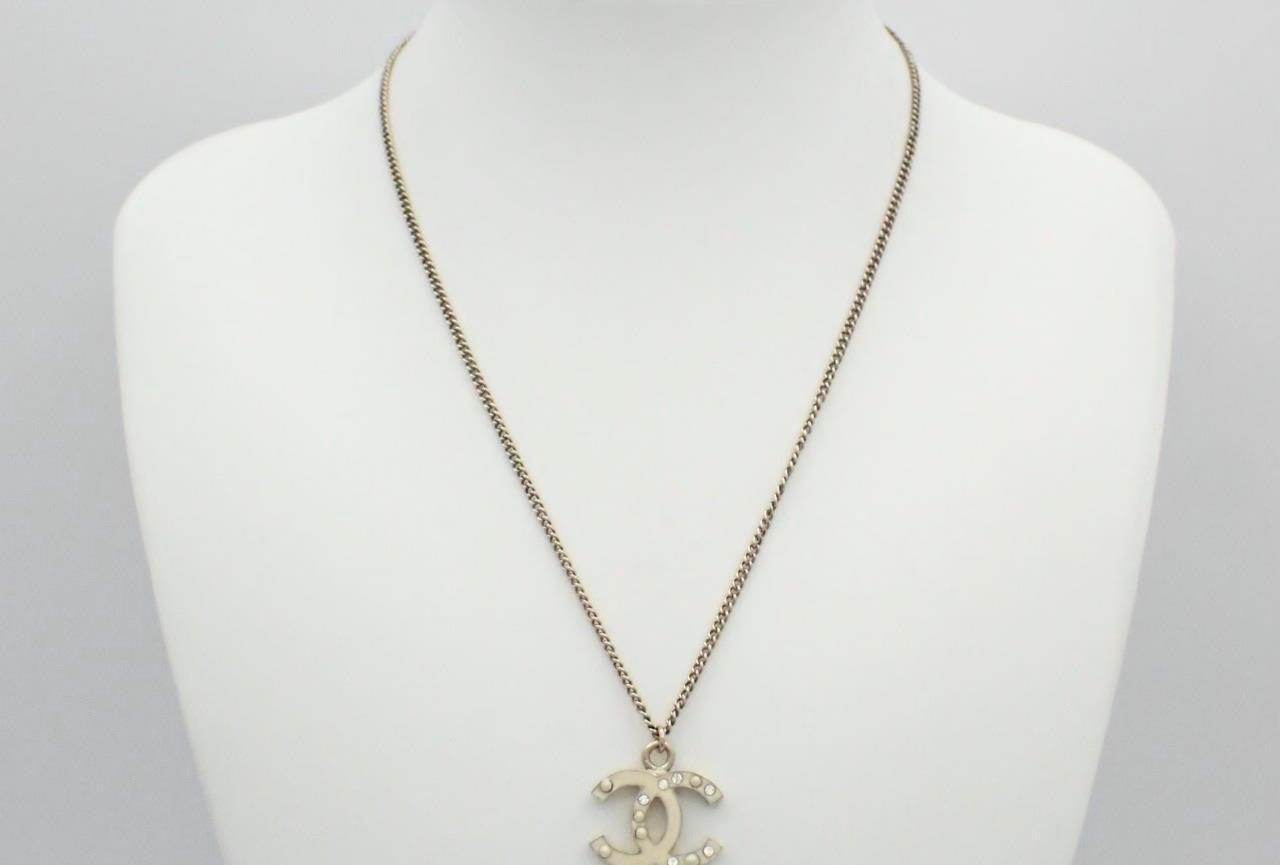 Vintage Chanel 2007 Pearl & Crystal CC Necklace – Champagne Gold Tone