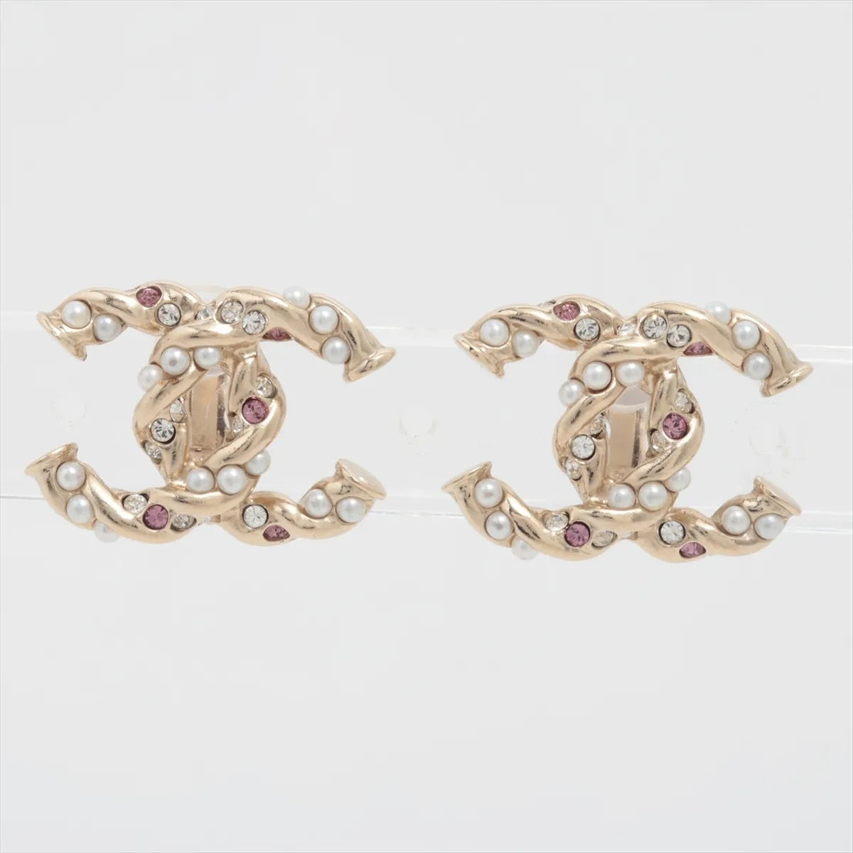Chanel 2023 Pearl & Crystal CC Clip-On Earrings – Gold Tone (Editor's Pick)