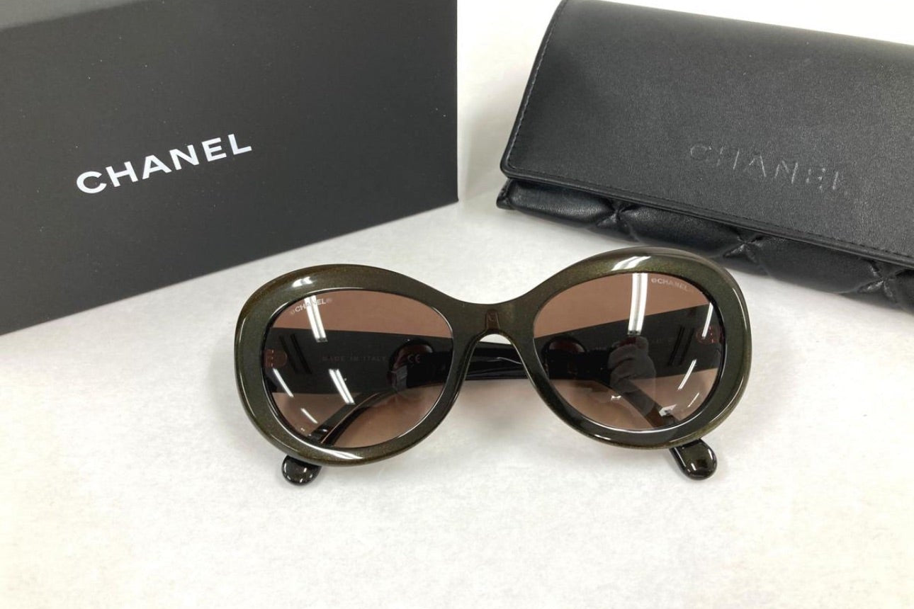 Vintage Chanel Black Round Sunglasses with Crystal CC Logo