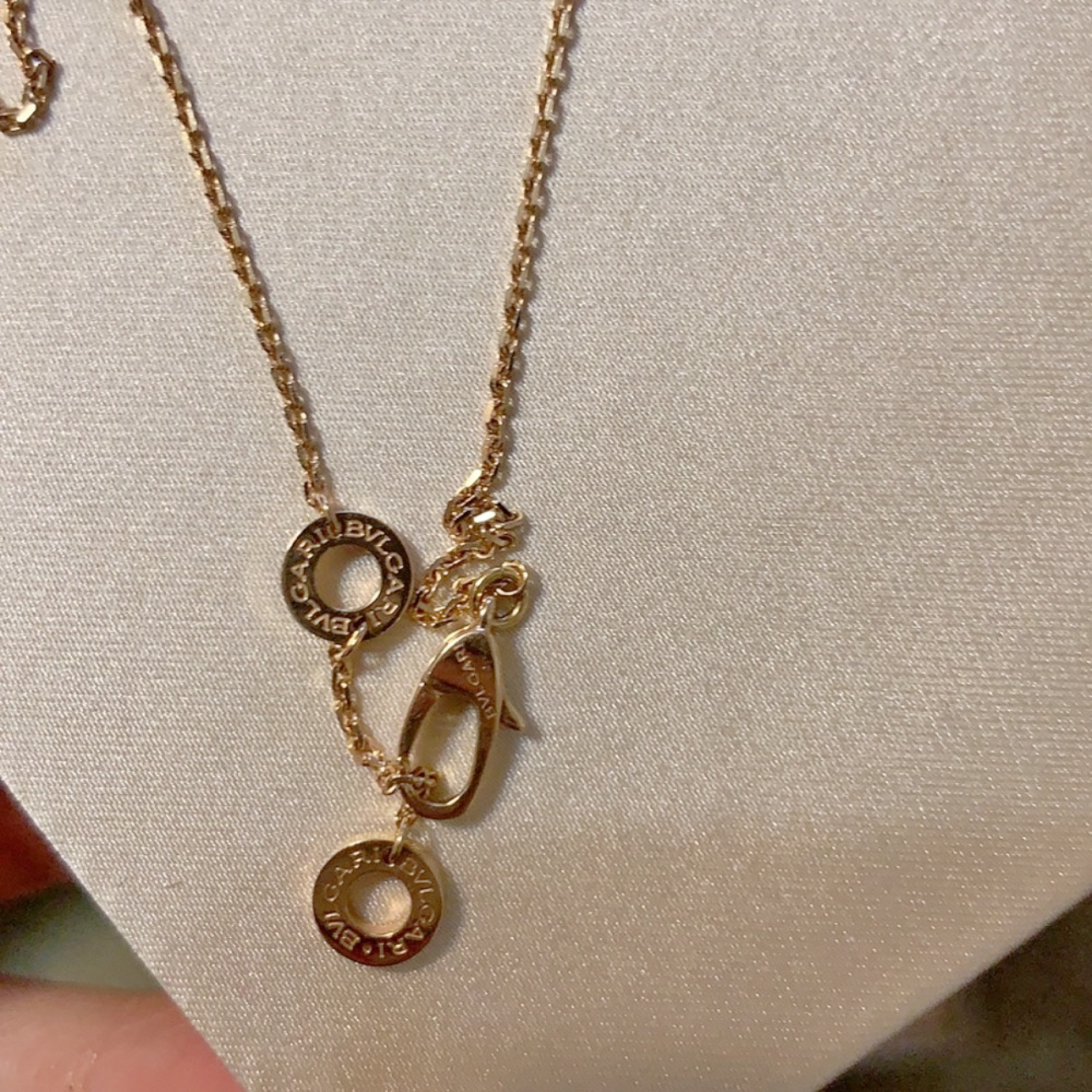 BVLGARI Divas' Dream 18K Rose Gold, Mother-Of-Pearl &
Diamond Pendant Necklace (Large)