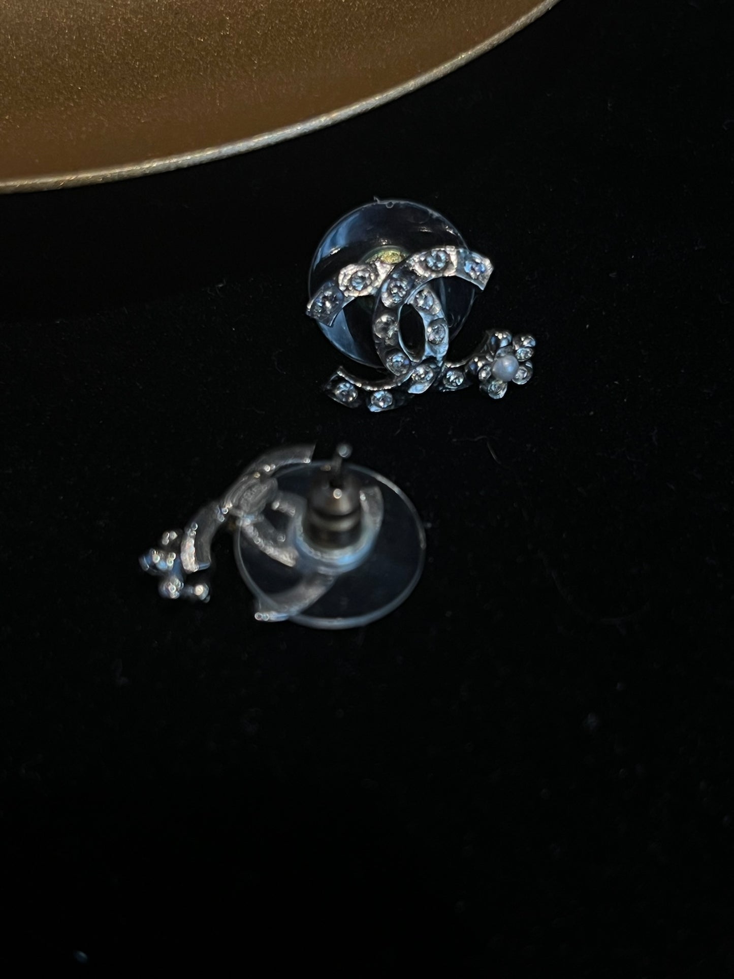 Chanel 2021 Crystal Daisy Stud Earrings (Sliver-Tone)