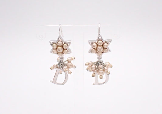 Vintage Dior Blush Pearl Star Letter Drop Earrings – Silver Tone