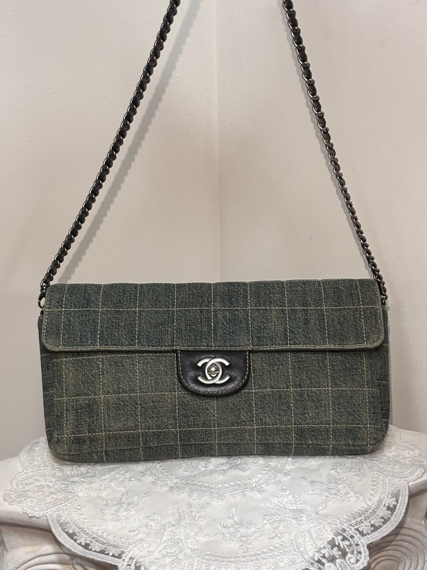 Chanel Vintage Blue Ice Cube Denim Flap Shoulder Bag with CC Turnlock (rare piece）